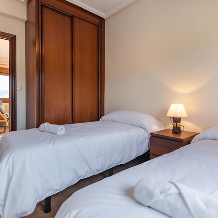 Apartamentos Privados Con Jardin Y Barbacoa Compartida En ลาเรโด ภายนอก รูปภาพ